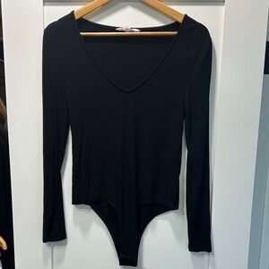 Steve Madden Black V-Neck Long Sleeve Bodysuit